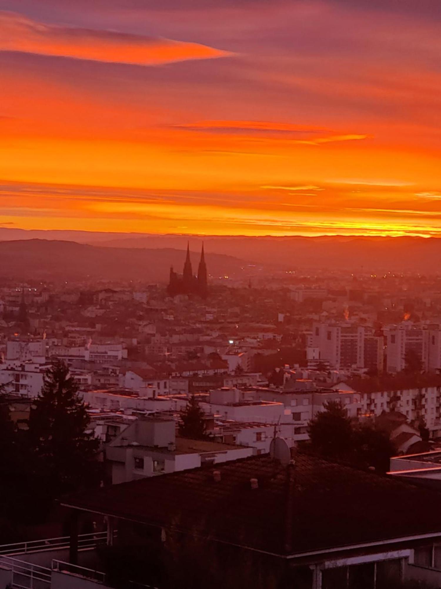 Entre Ville Et Nature - Les Hauts De Clermont Avec Garage Gratuit Kültér fotó