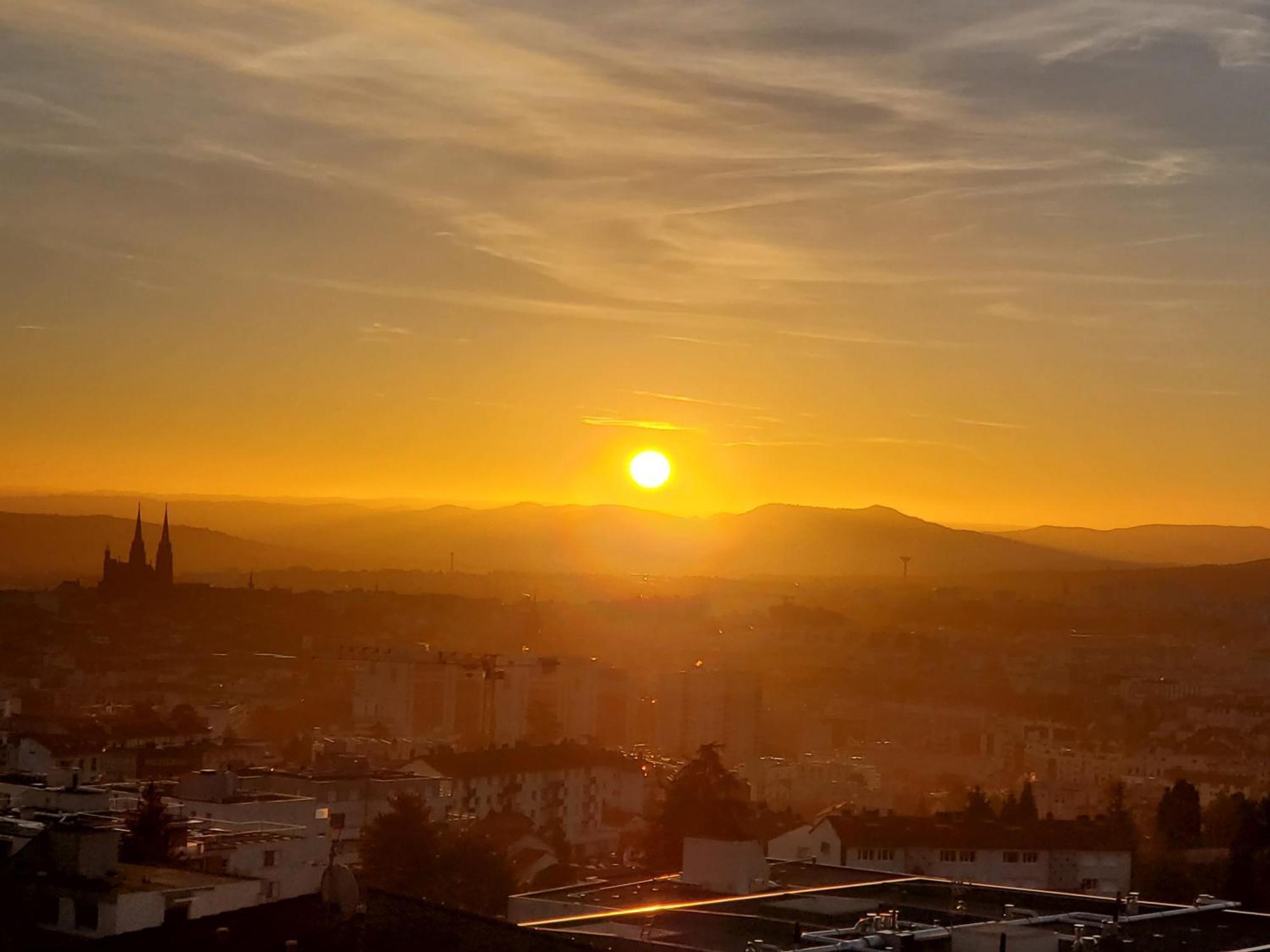 Entre Ville Et Nature - Les Hauts De Clermont Avec Garage Gratuit Kültér fotó