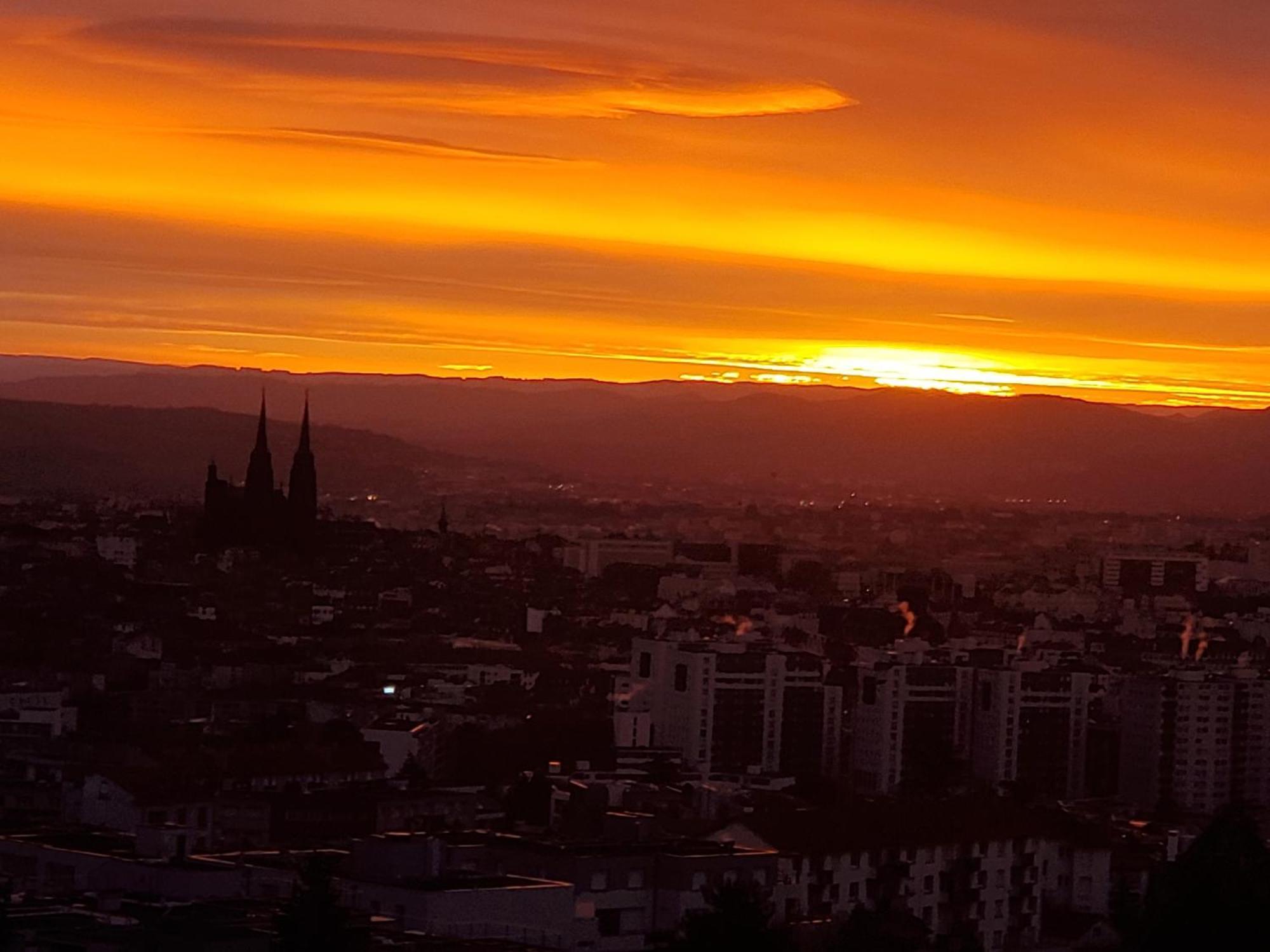 Entre Ville Et Nature - Les Hauts De Clermont Avec Garage Gratuit Kültér fotó